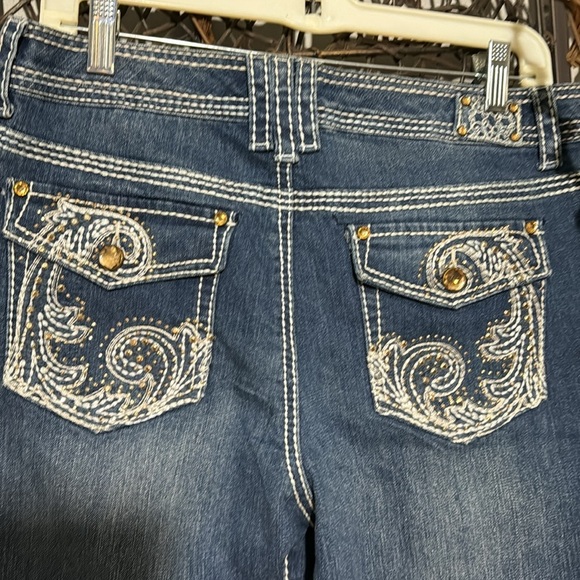 Jeans - Picture 2 of 7